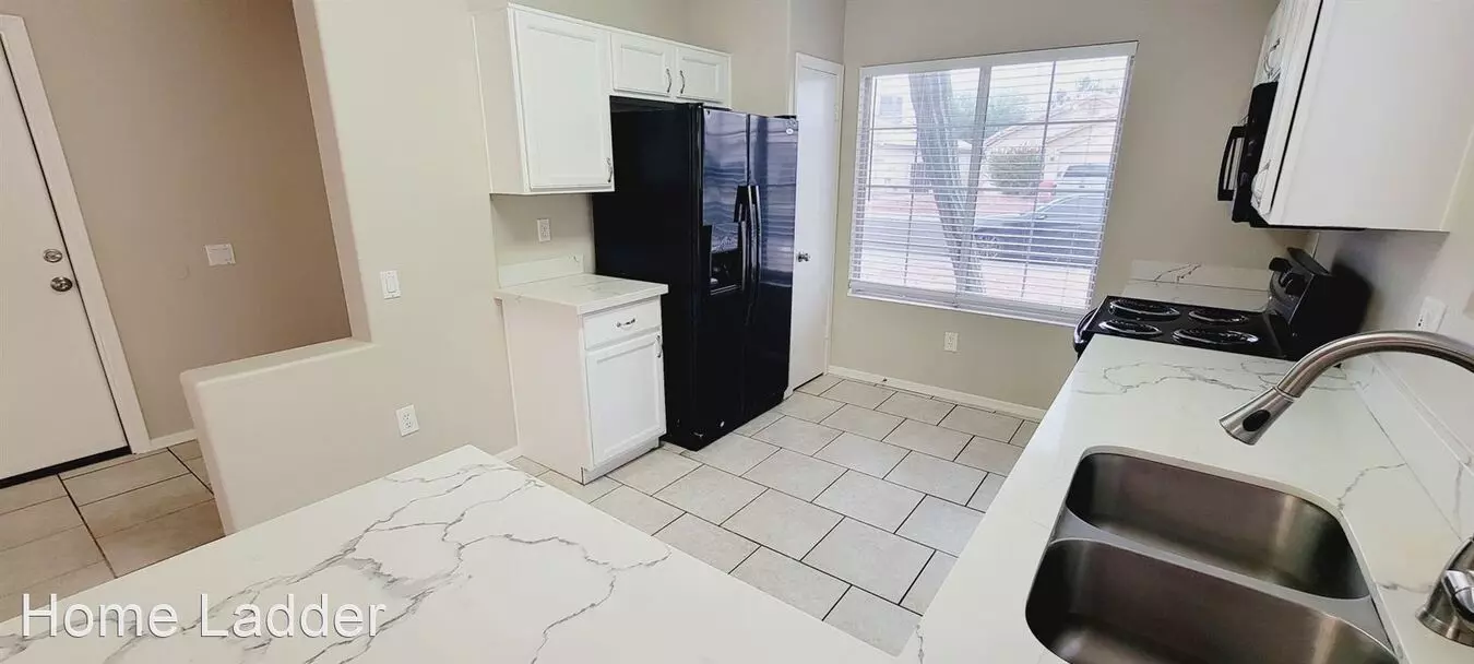 10423 W Pasadena Ave photo 5