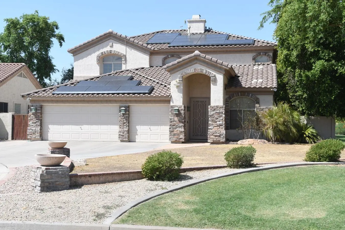 Ideal 4 Br+loft 3.5 Ba 2 Cg Home With Solar In Arrowhead Ranch Near 67th Ave And Loop 101 In Glendale photo 3