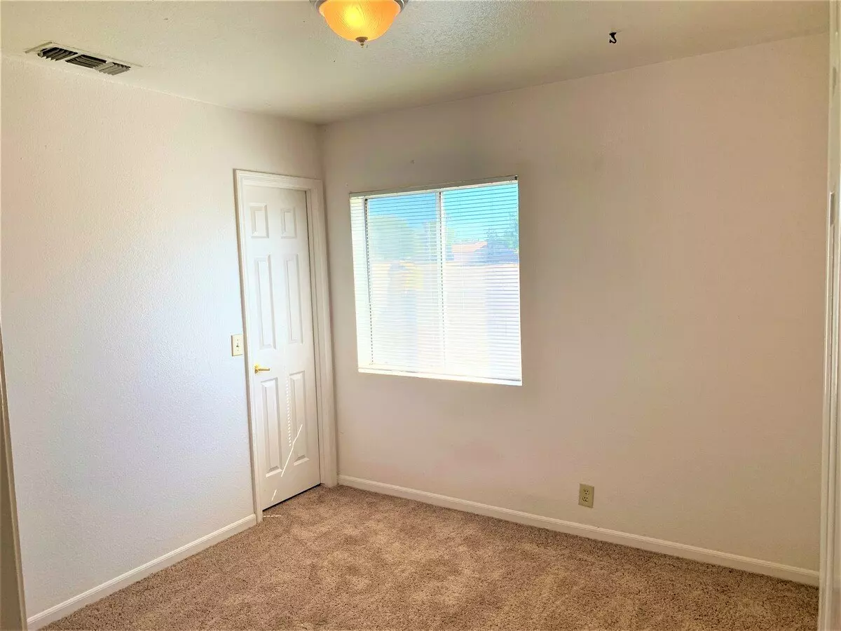 10225 W Windsor Blvd photo 5