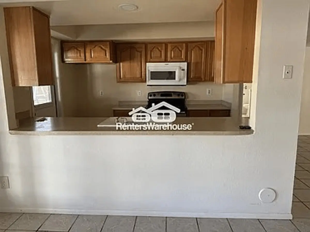 5722 W Tierra Buena Ln Glendale, AZ 85306 photo 5