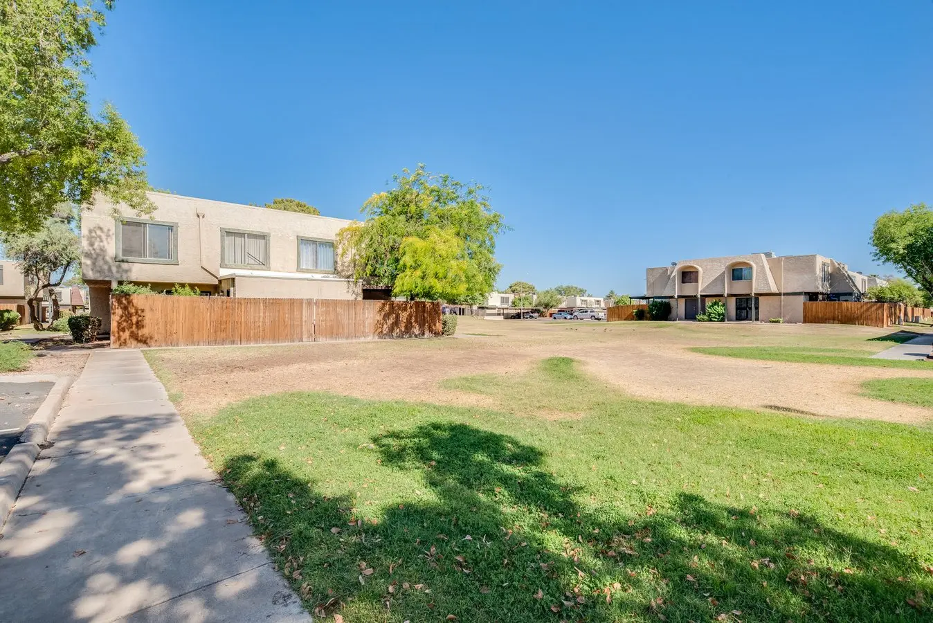 6009 W Townley Ave photo 3