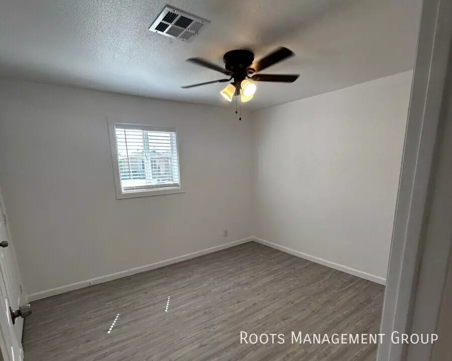 6231 North 59th Avenue, Glendale, AZ 85301 photo 2