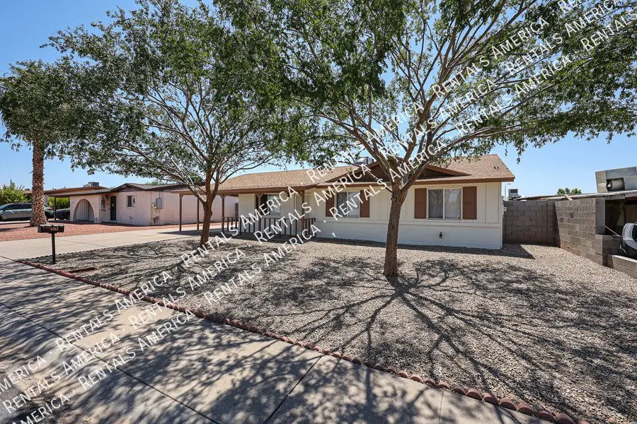 6913 W Solano Dr N photo 4