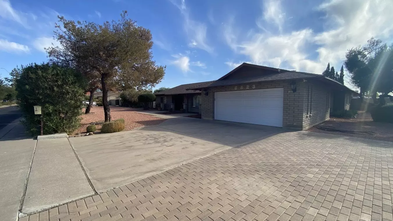 6823 W Union Hills Dr photo 2