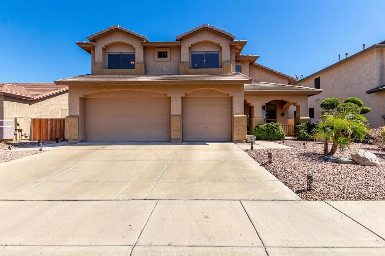 Spacious 4BR + Den House in Glendale