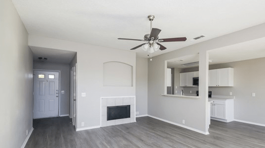 1609 Columbia Dr photo 3