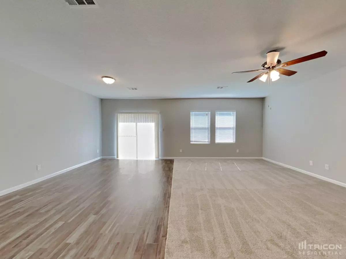 408 Glen Meadow Drive, Glenn Heights, TX 75154 photo 3