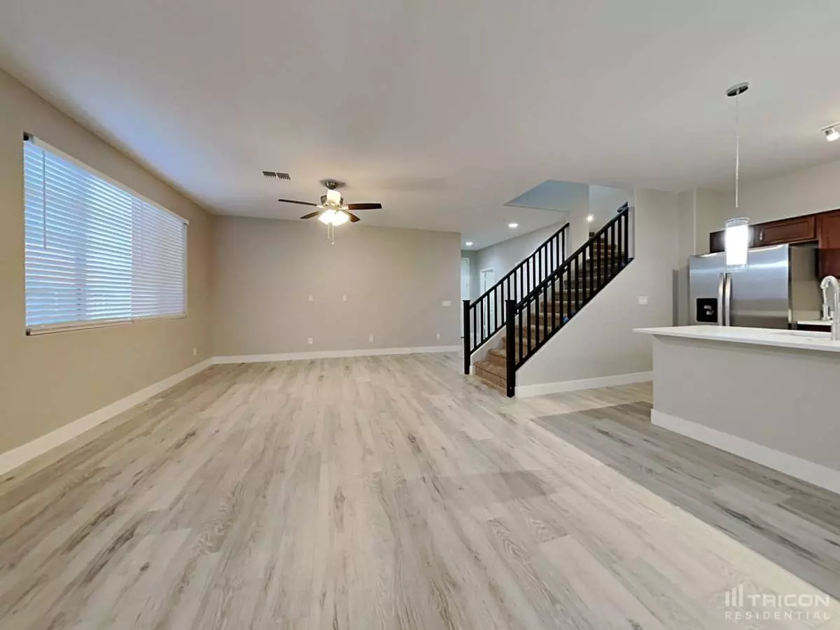1169 North 163rd Lane, Goodyear, AZ 85338 photo 2