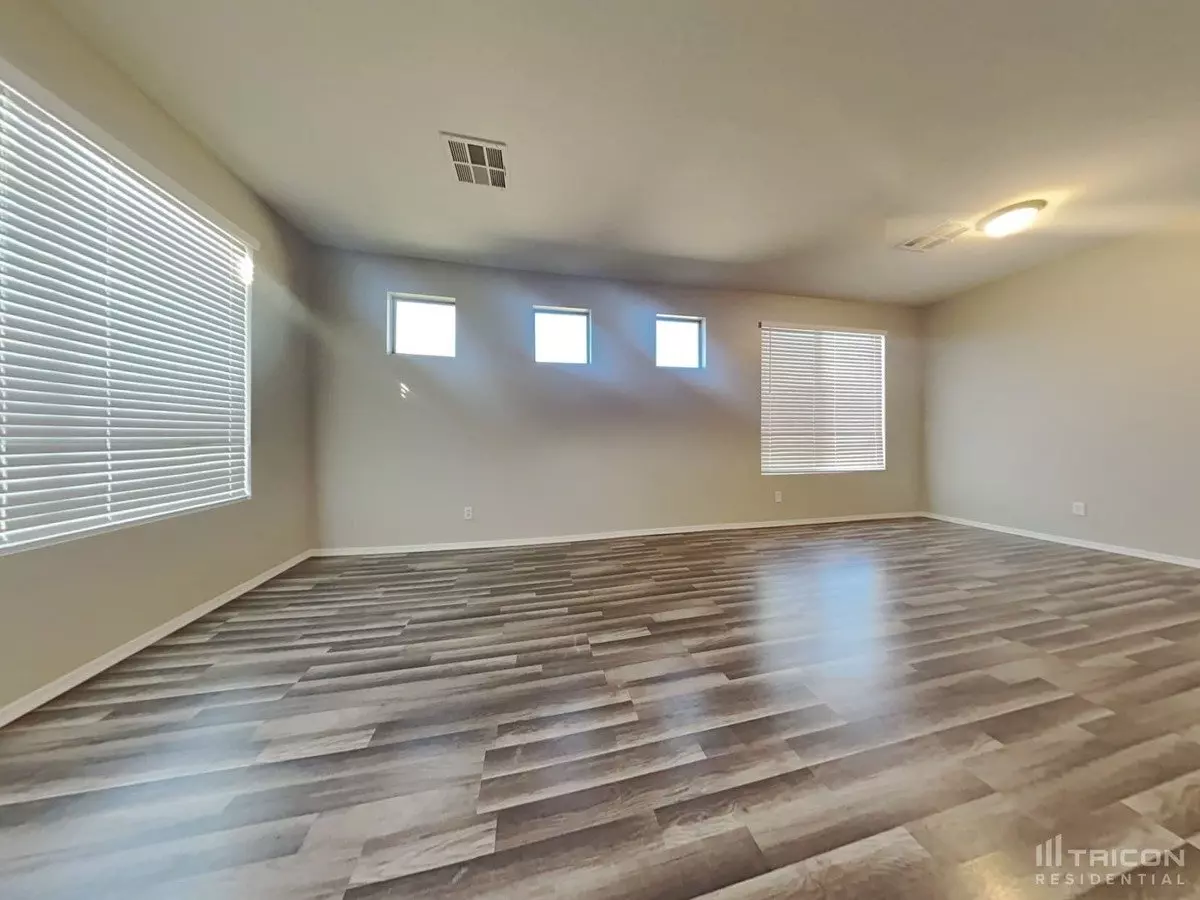 13319 South 176th Lane, Goodyear, AZ 85338 photo 4
