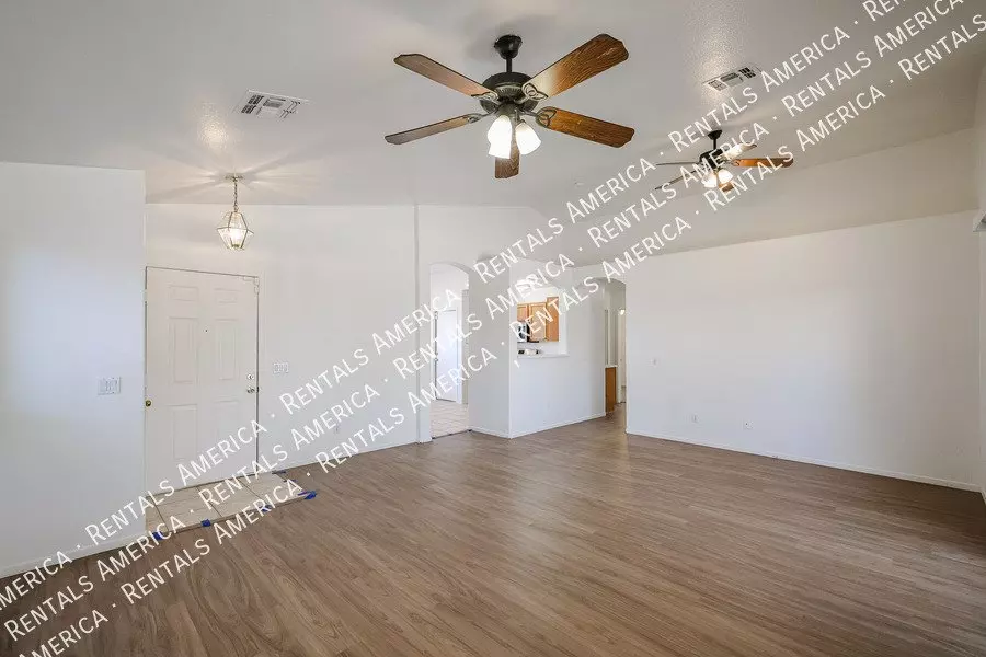 16195 W Lincoln St photo 5