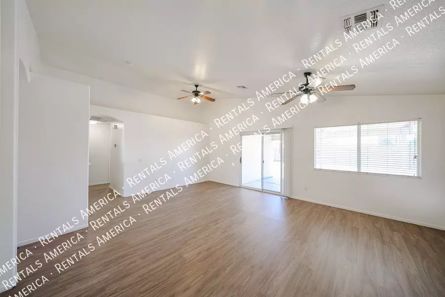 16195 W Lincoln St photo 4