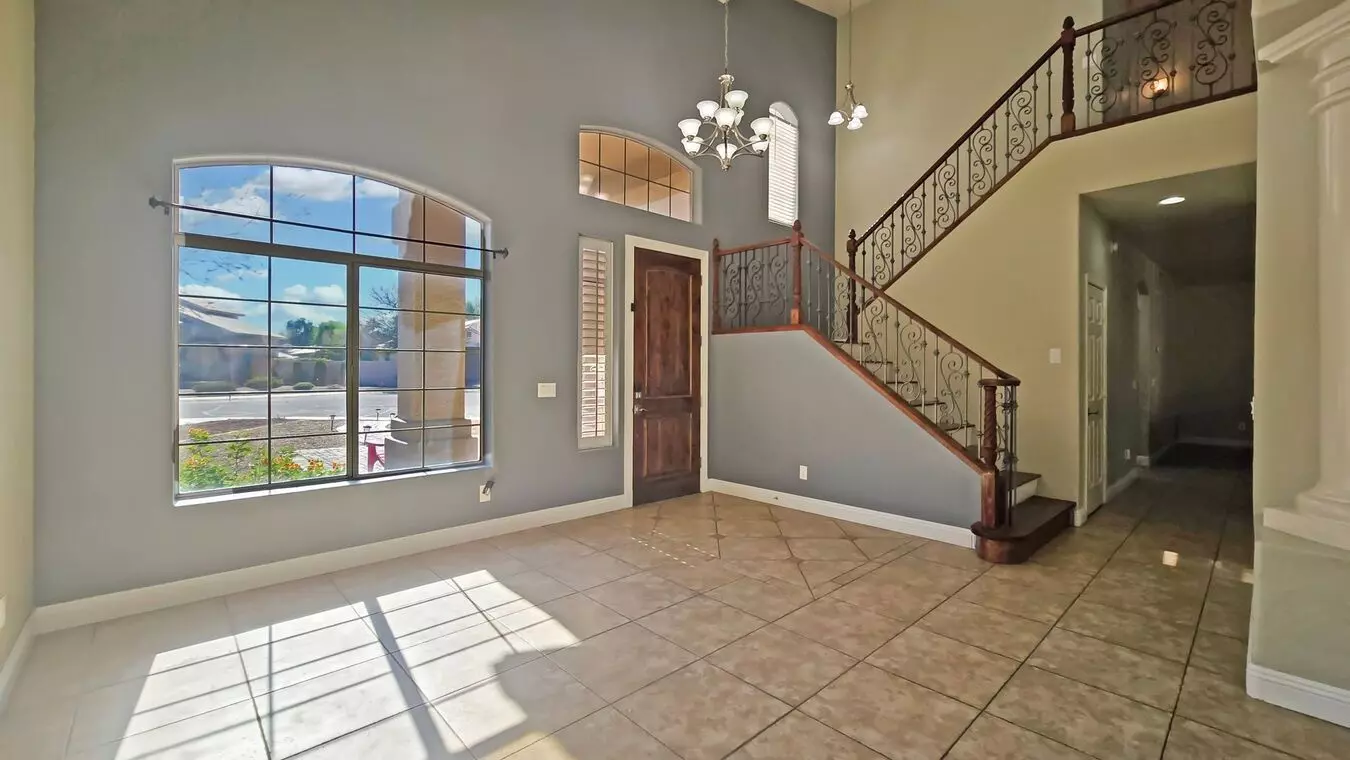 13874 West Wilshire Drive, Goodyear, AZ 85395 photo 3