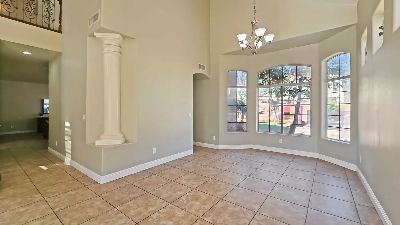 13874 West Wilshire Drive, Goodyear, AZ 85395 photo 5