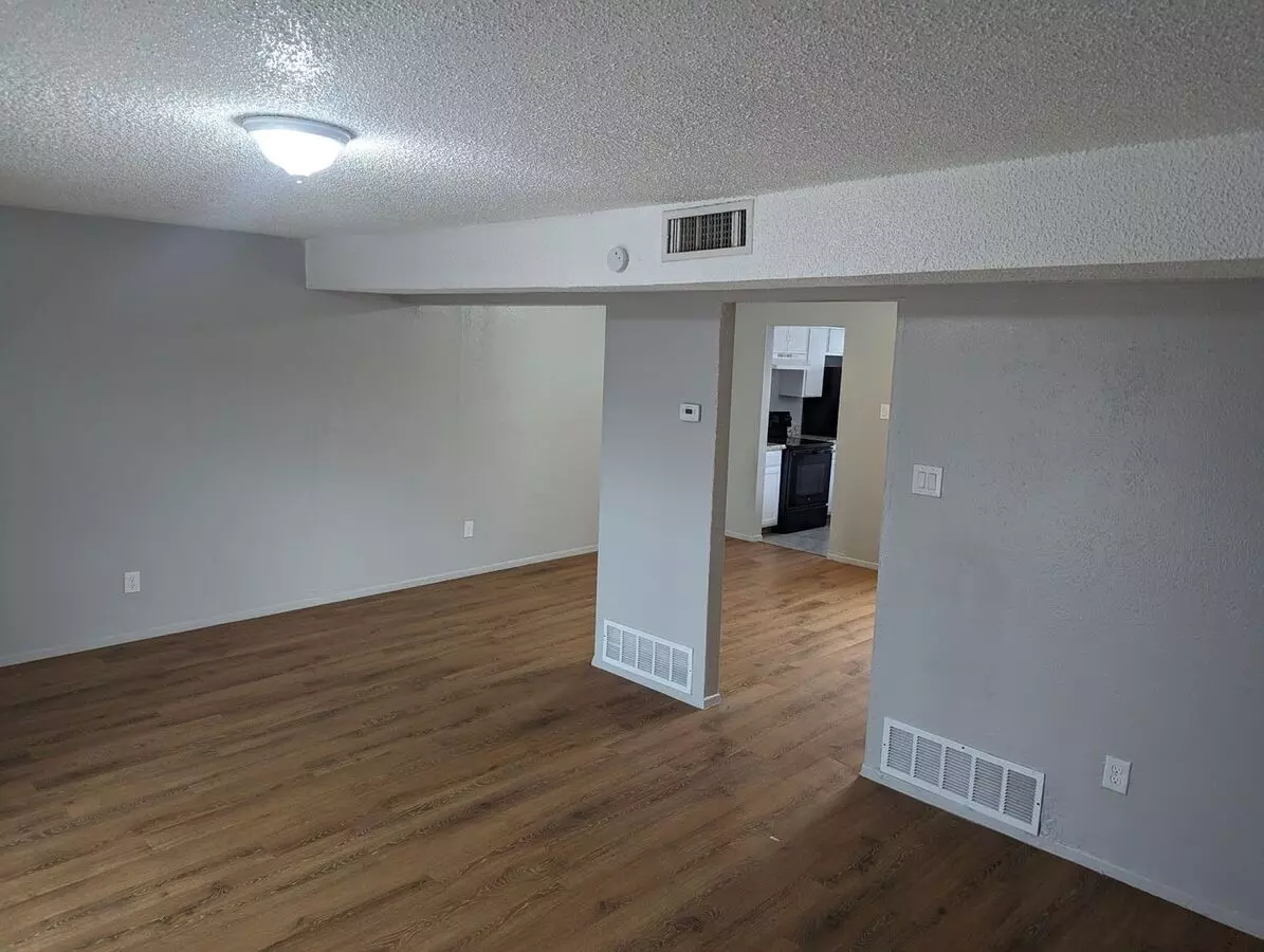 Doreen Townhomes photo 5