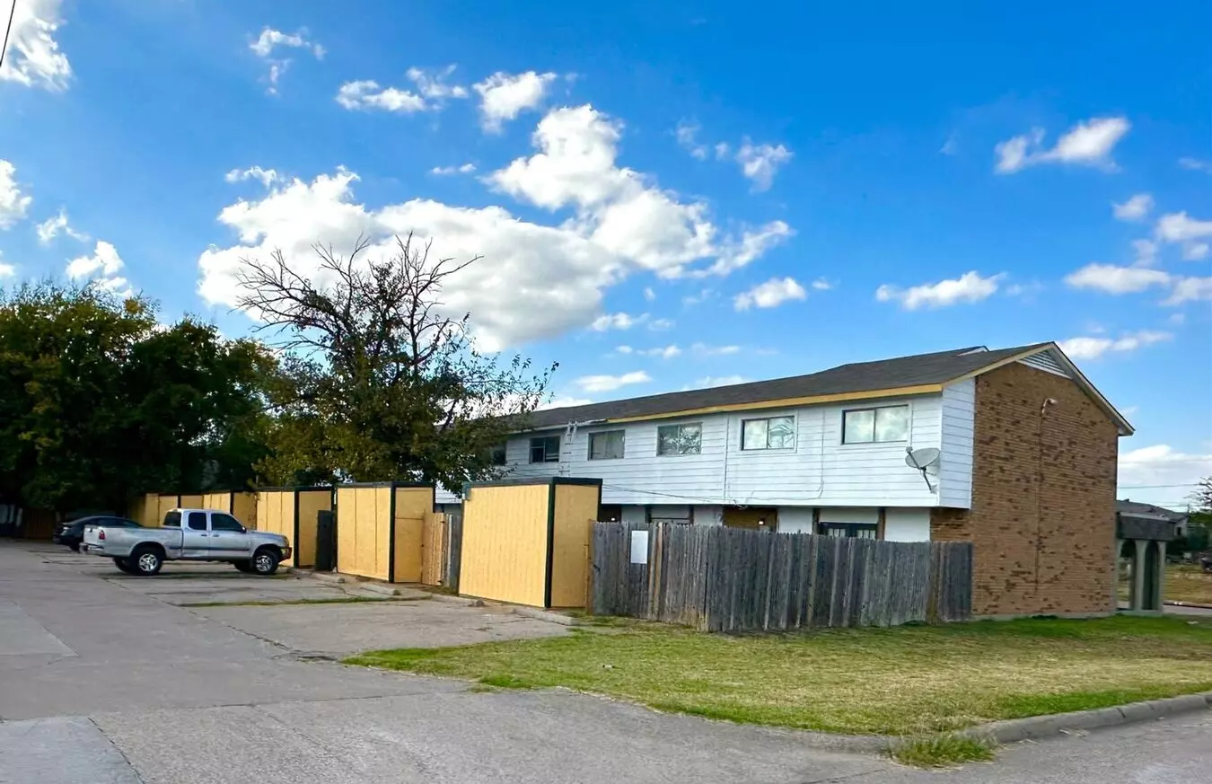 Doreen Townhomes photo 4