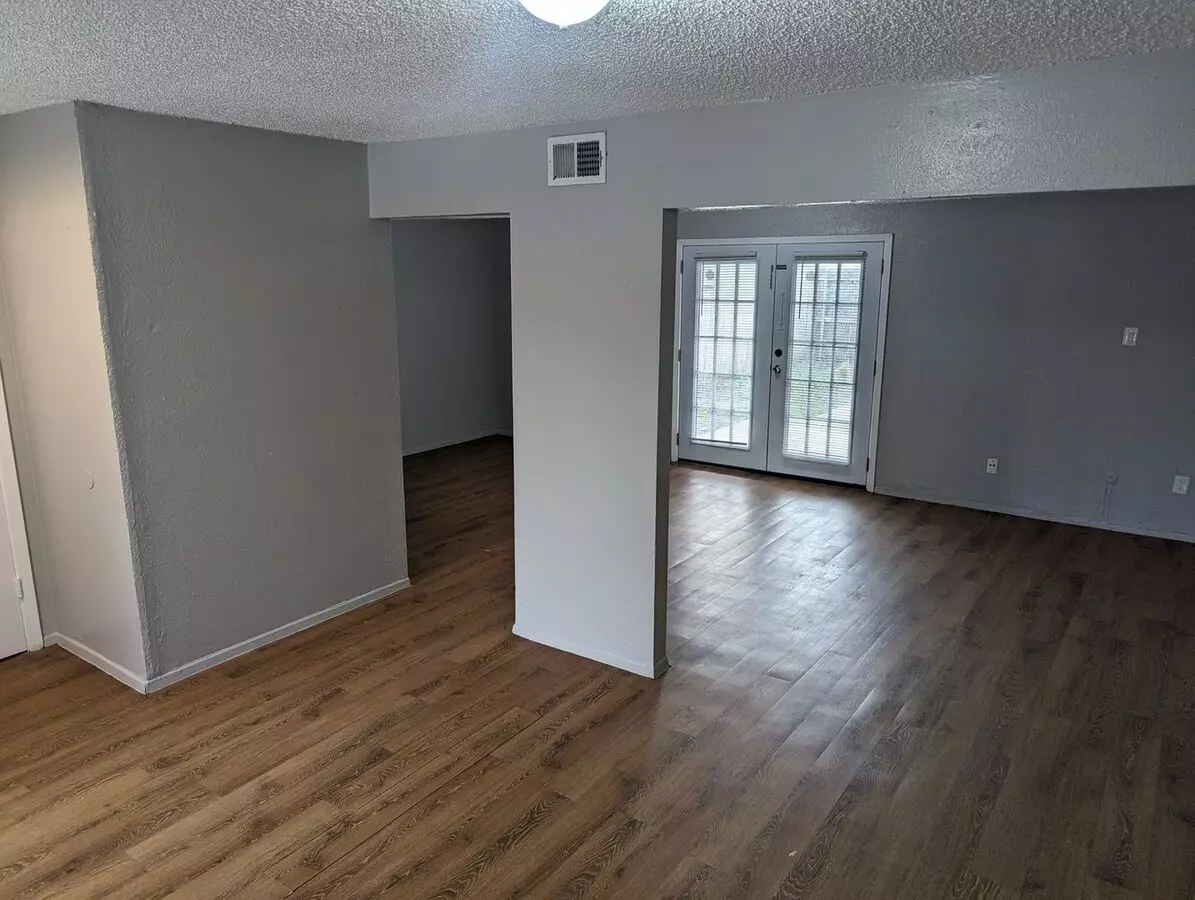 Doreen Townhomes photo 3