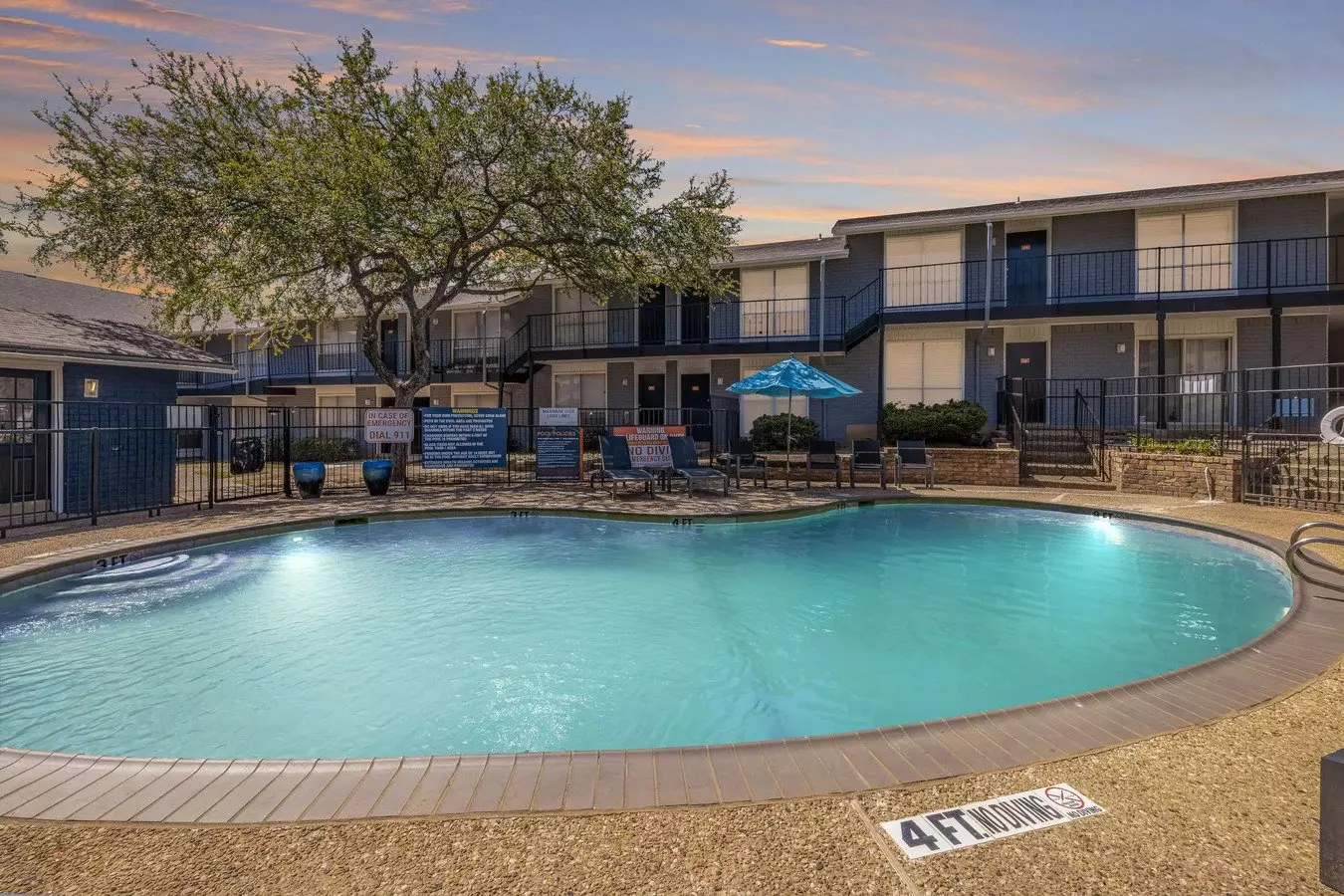 Loreto Apartment Homes photo 4