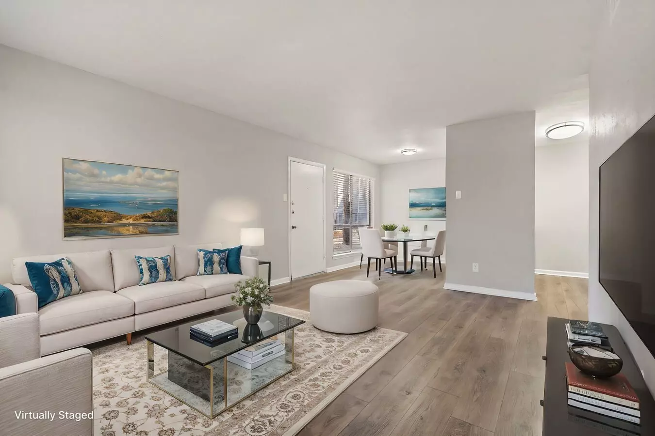 Loreto Apartment Homes photo 3