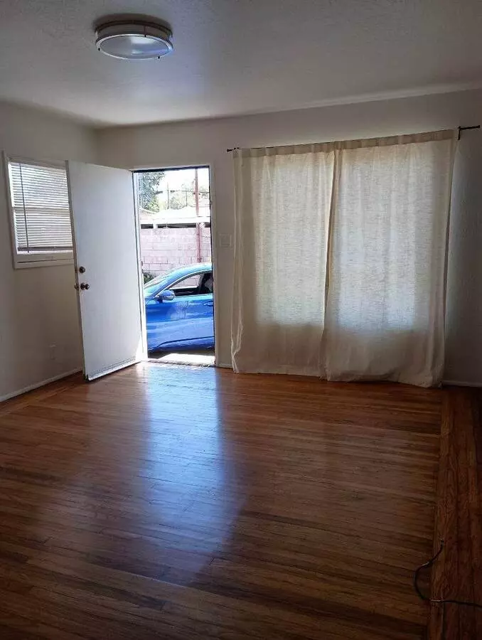 876 Medford Ave photo 4