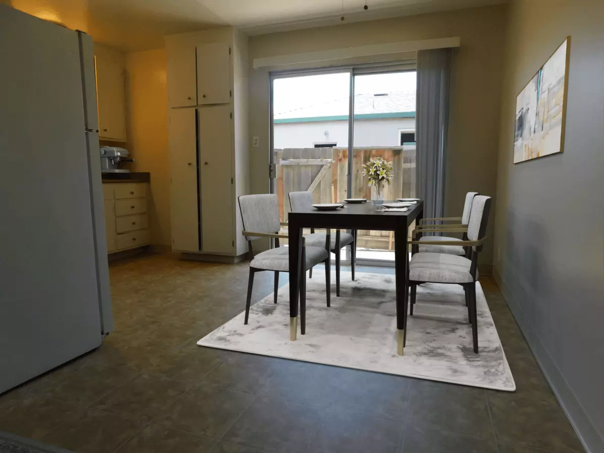 21371 Garden Ave photo 2