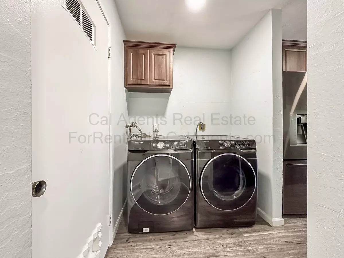 2306 D St photo 4