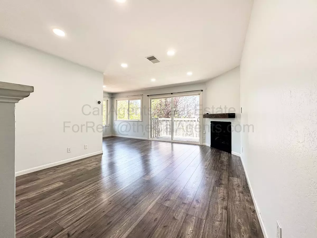 2306 D St photo 2