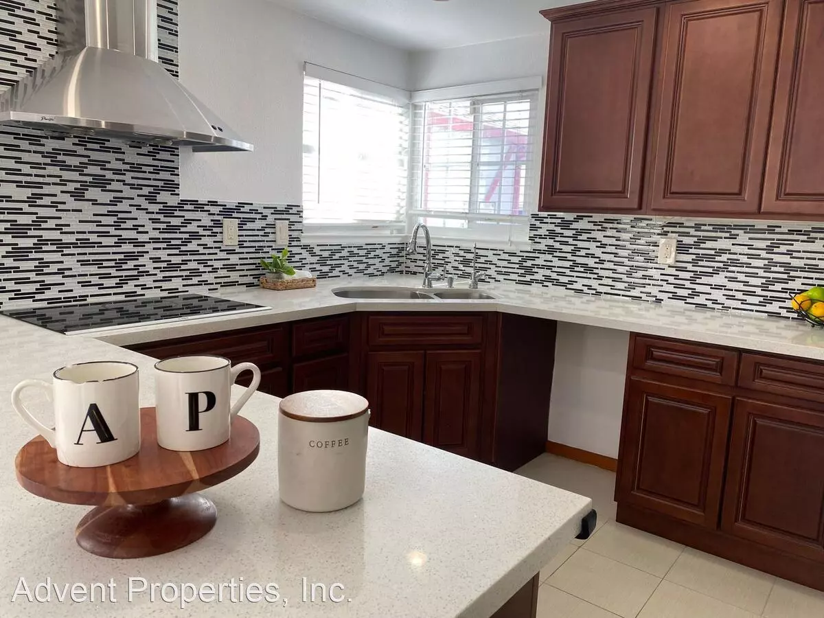 244 Mediterranean Ave. photo 2
