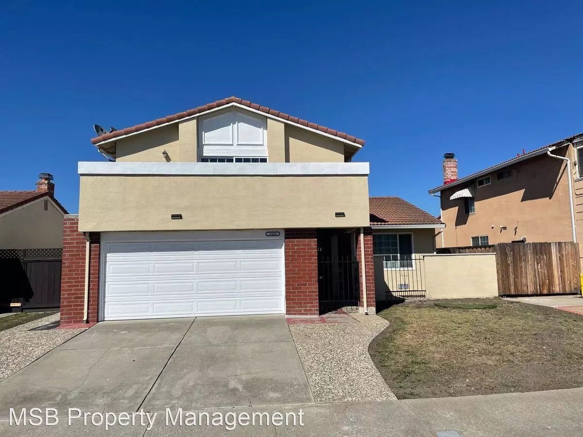 4 Bedroom Home in Hayward photo 2