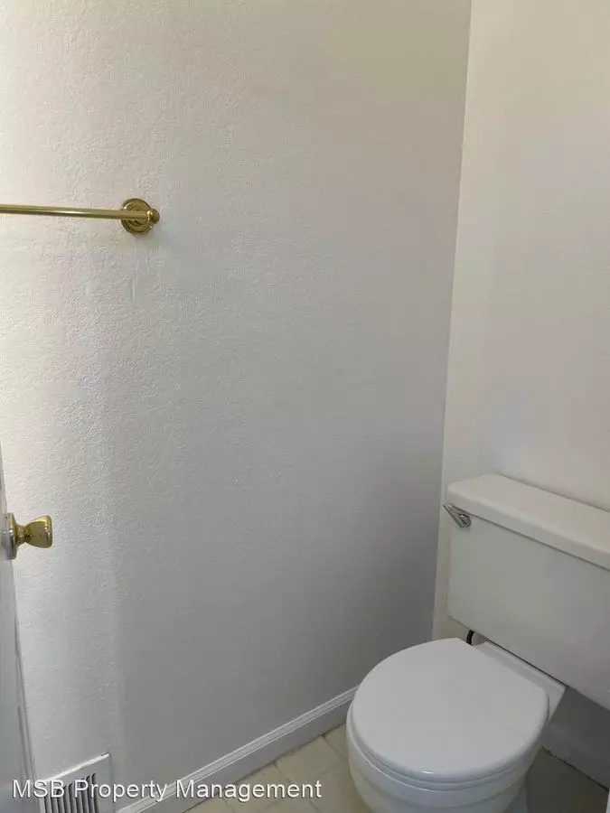 4 Bedroom Home in Hayward photo 5