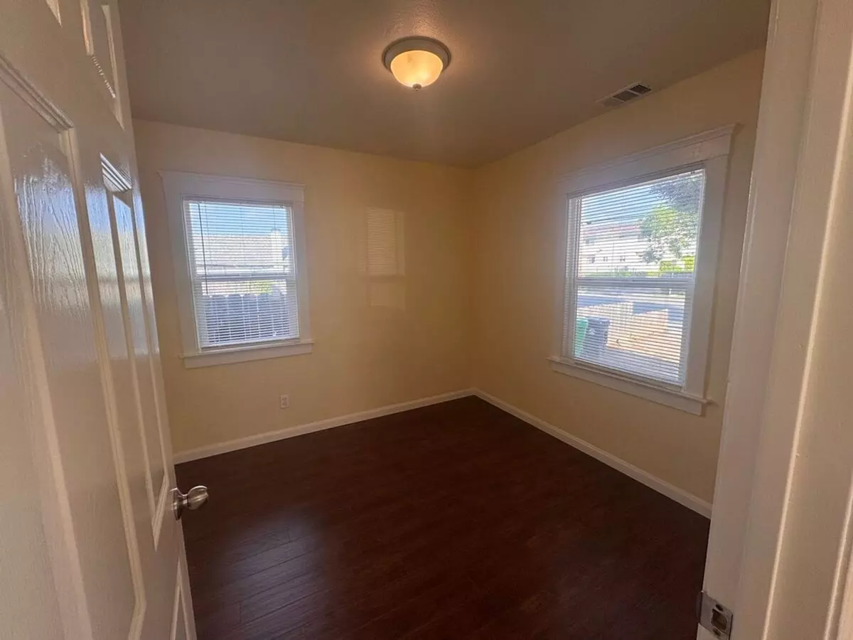 285-289 Sunset Blvd photo 5