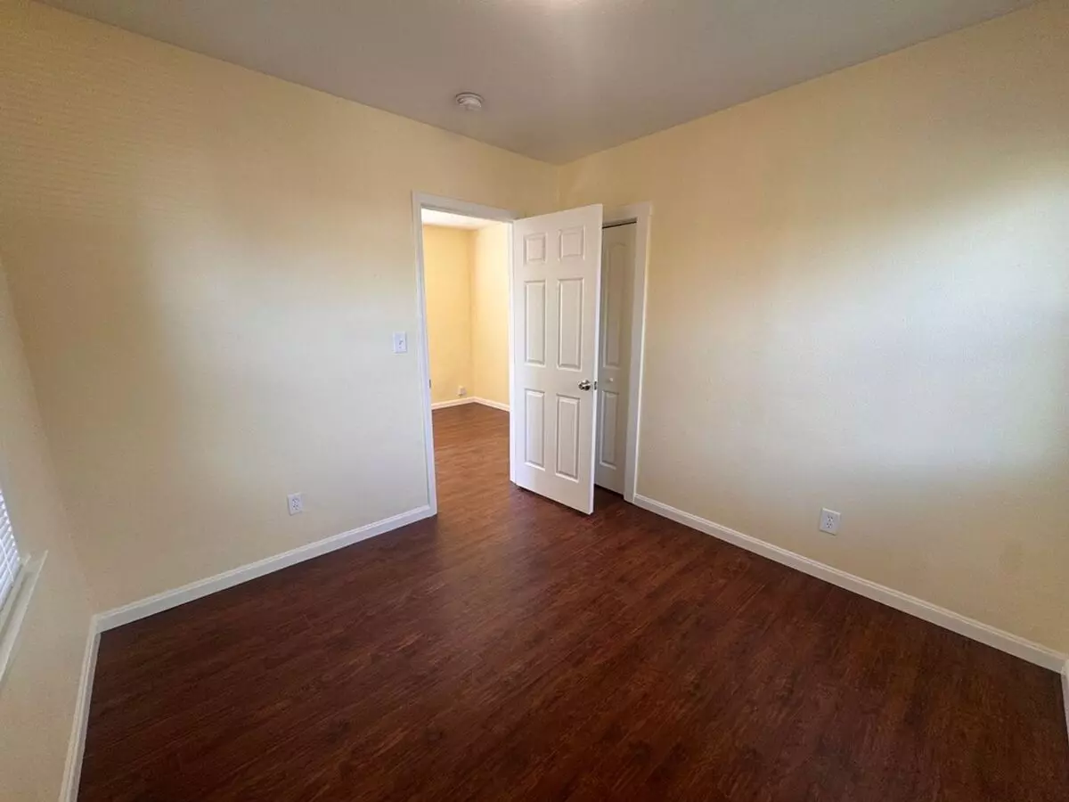 285-289 Sunset Blvd photo 4