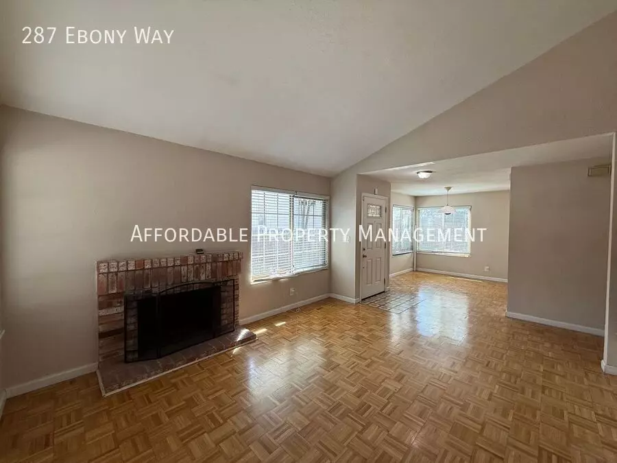 287 Ebony Way photo 4