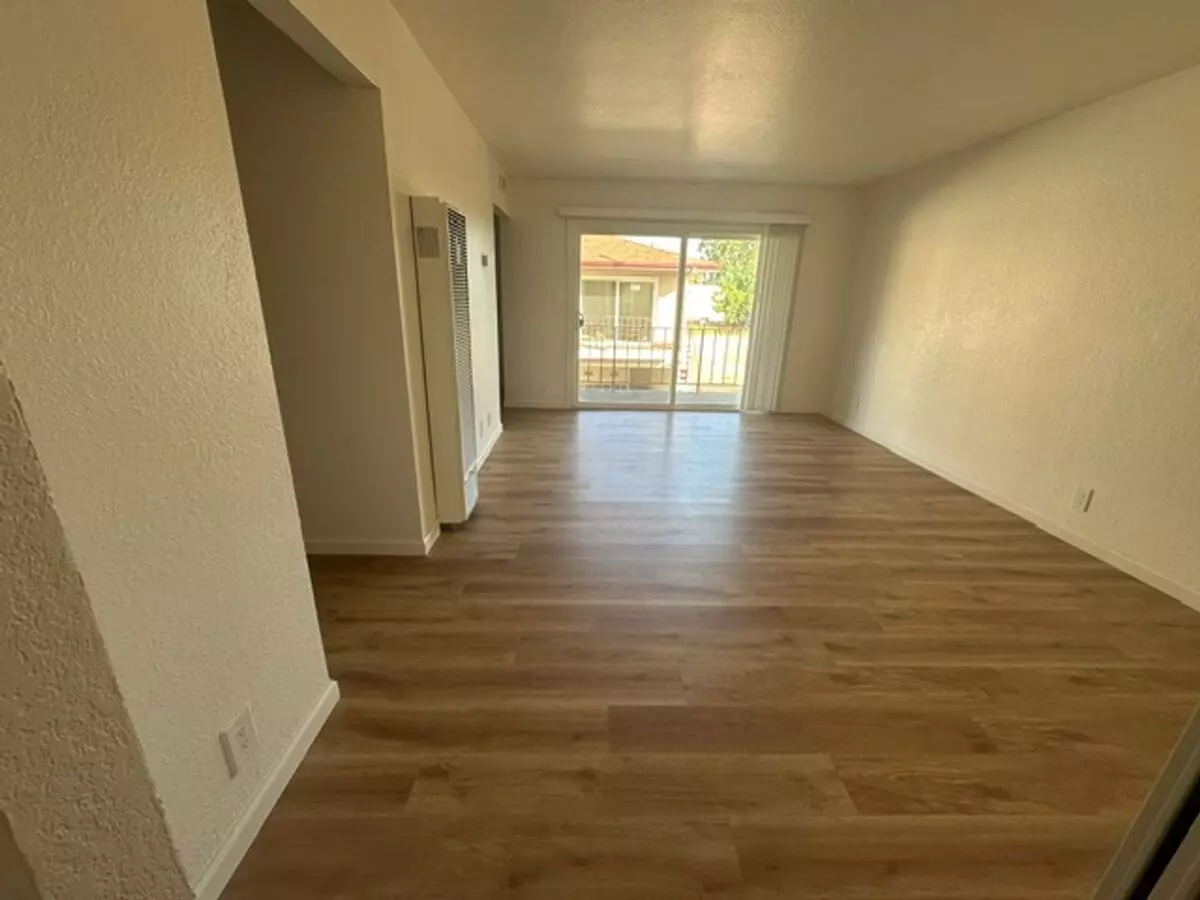 Dixon Townhouse photo 2
