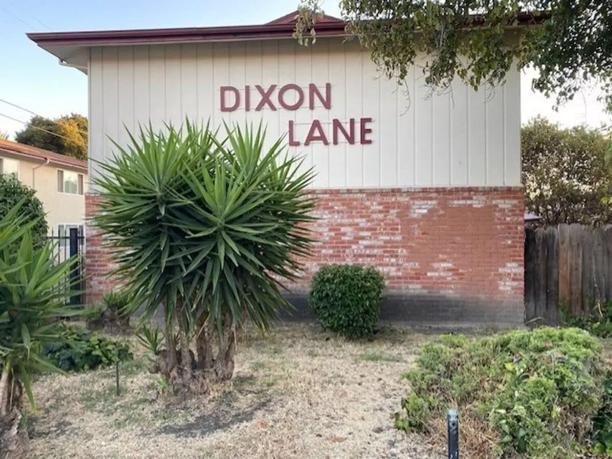 Dixon Townhouse photo 3