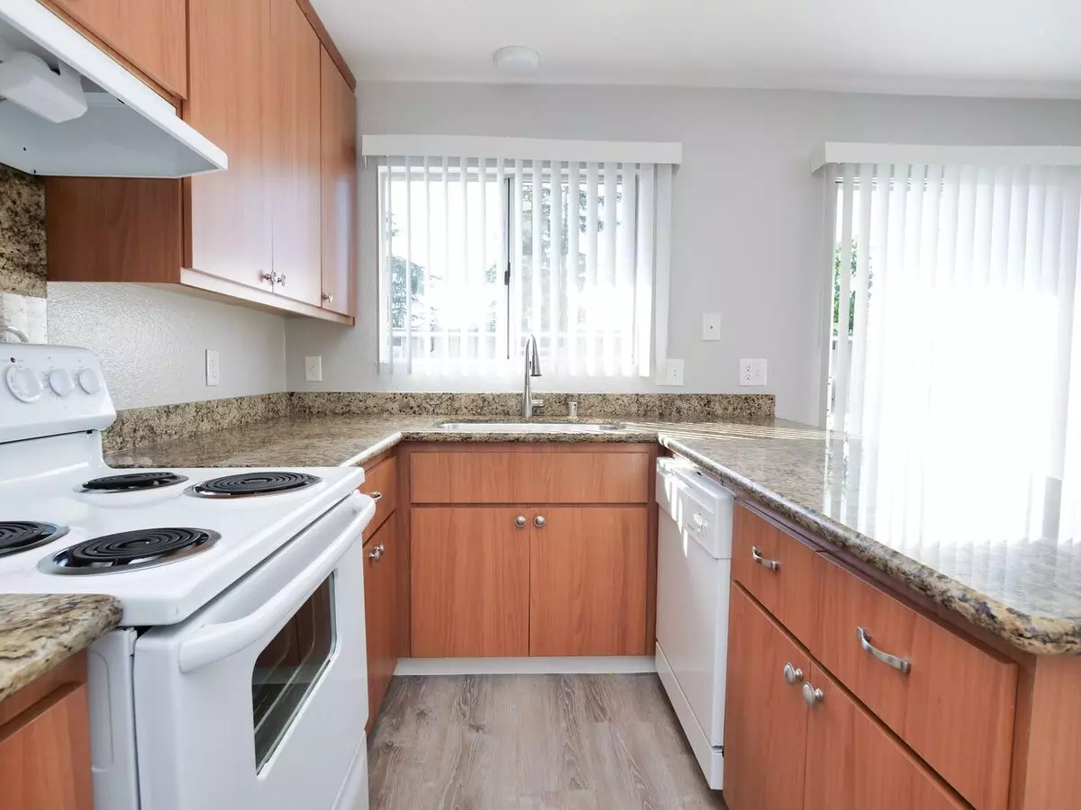Bart Plaza Apartments photo 2