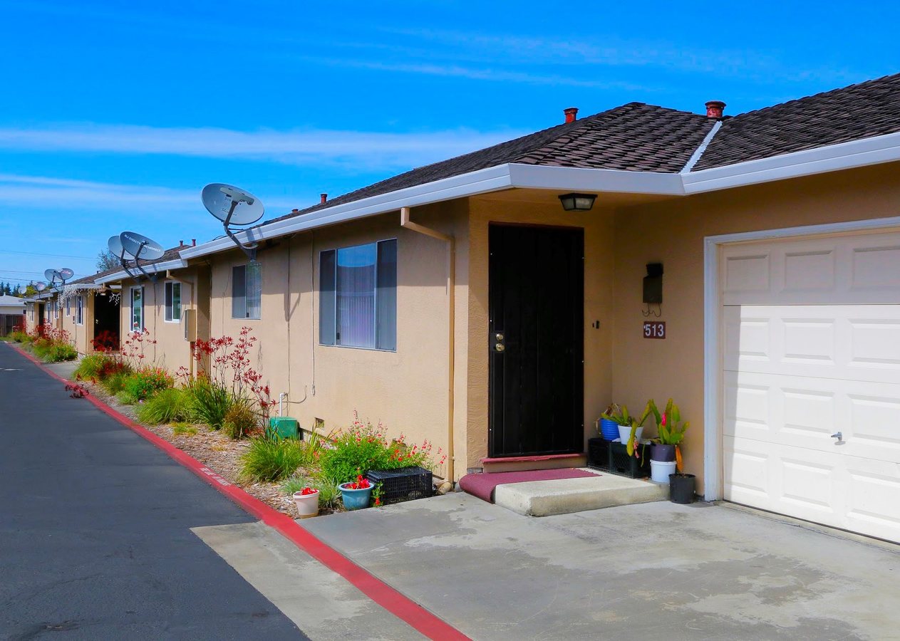 Bartlett Apartments photo 3
