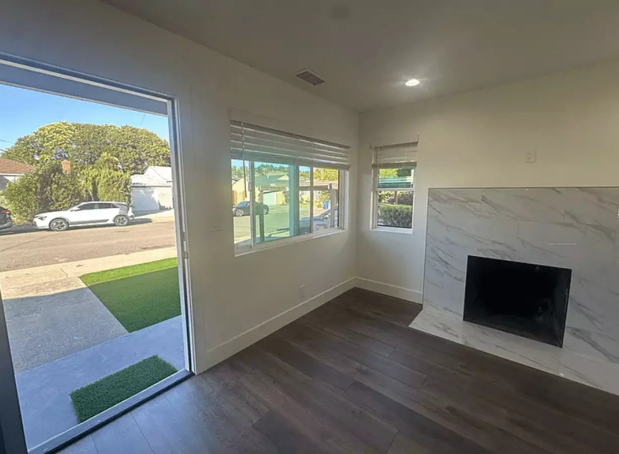 Beautiful Hayward 3/1! Please Read Entire Ad For Viewings photo 5