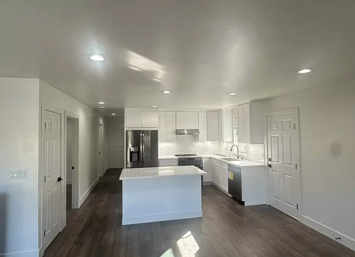 Beautiful Hayward 3/1! Please Read Entire Ad For Viewings photo 4
