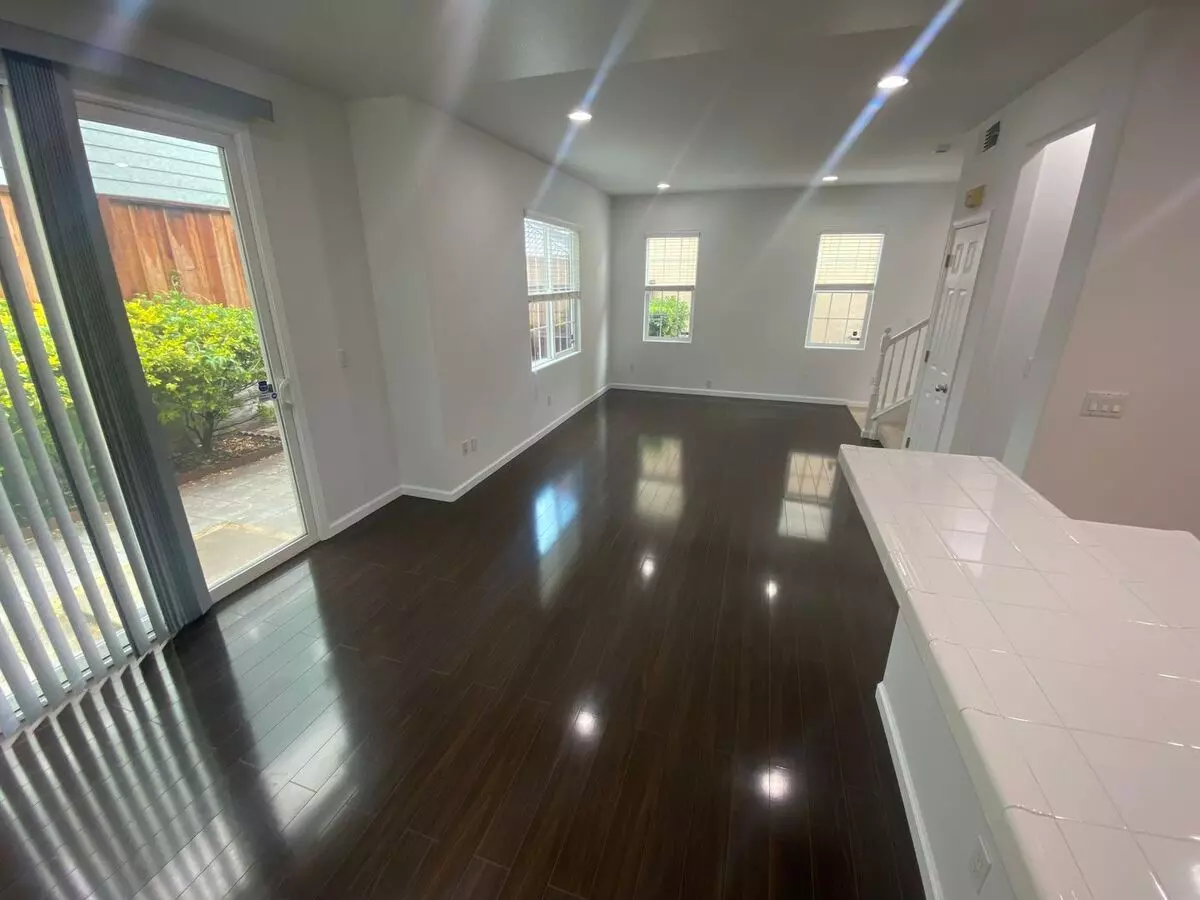 Beautiful &amp; Spacious 3 Bedroom, 2.5 Bathroom Hayward Home – Prime Residential Location W Laundry, Backyard &amp; Two Car Garage photo 5