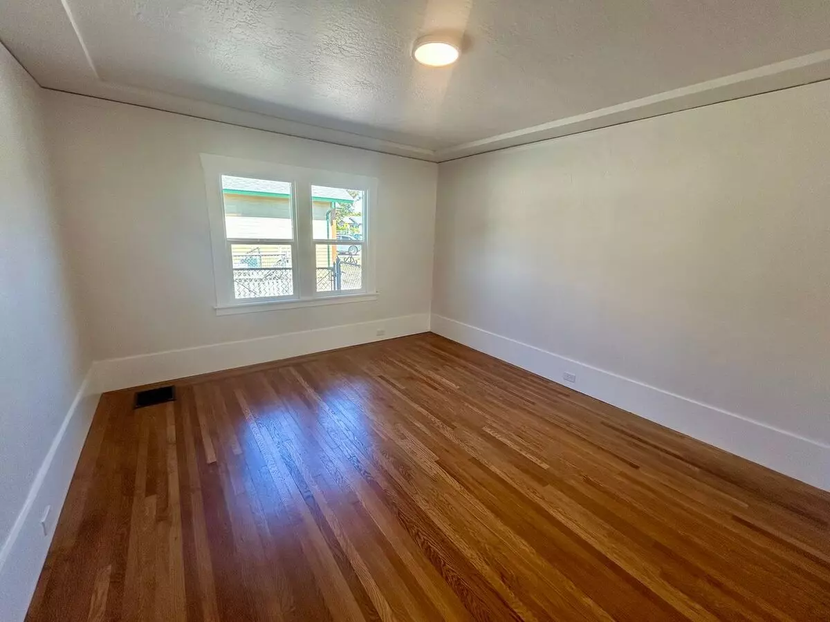 Classic Craftsman Style Home! Beautiful! photo 5