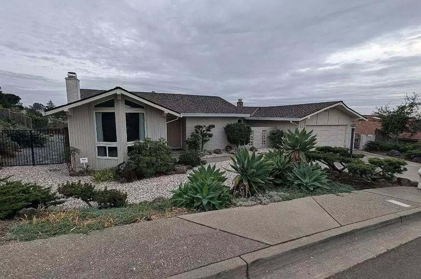 3619 Oakes Dr Hayward, CA 94542 photo 2