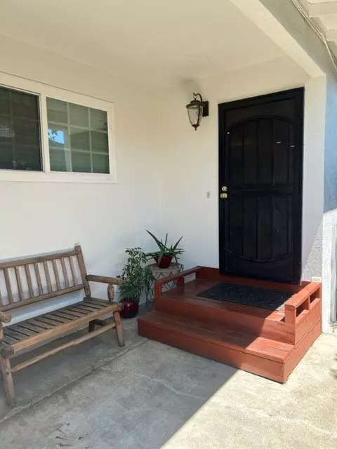 25962 Gading Rd photo 2