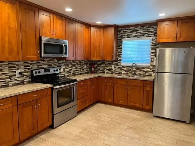 25962 Gading Rd photo 5