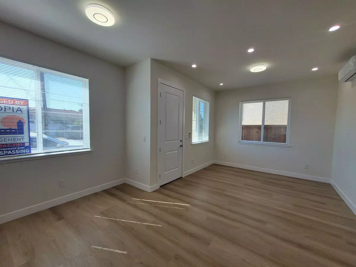 Newly Remodeled Spacious 3 Bedroom House In Hayward! photo 5
