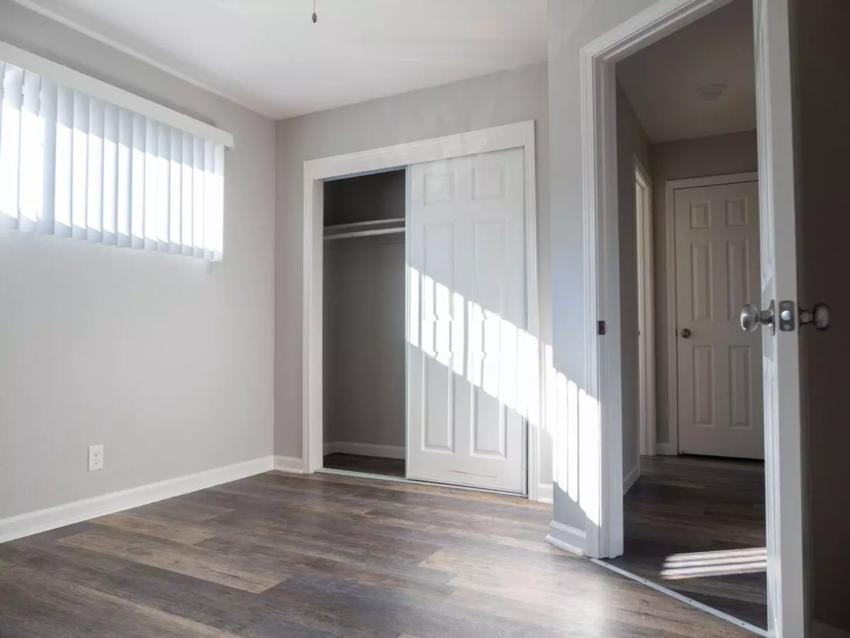Redwoods Apartments photo 4