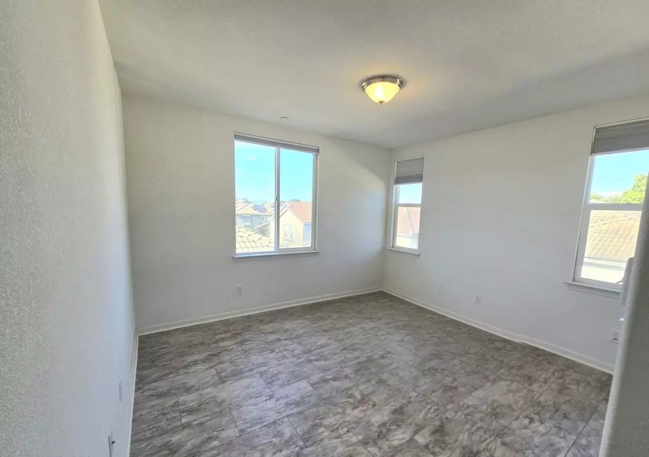 Stunning 3br 3.5 Bathroom House In Hayward photo 4