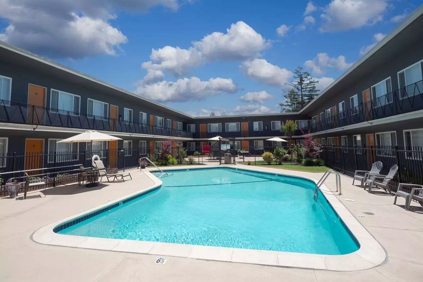 Timberlane Apartments photo 3