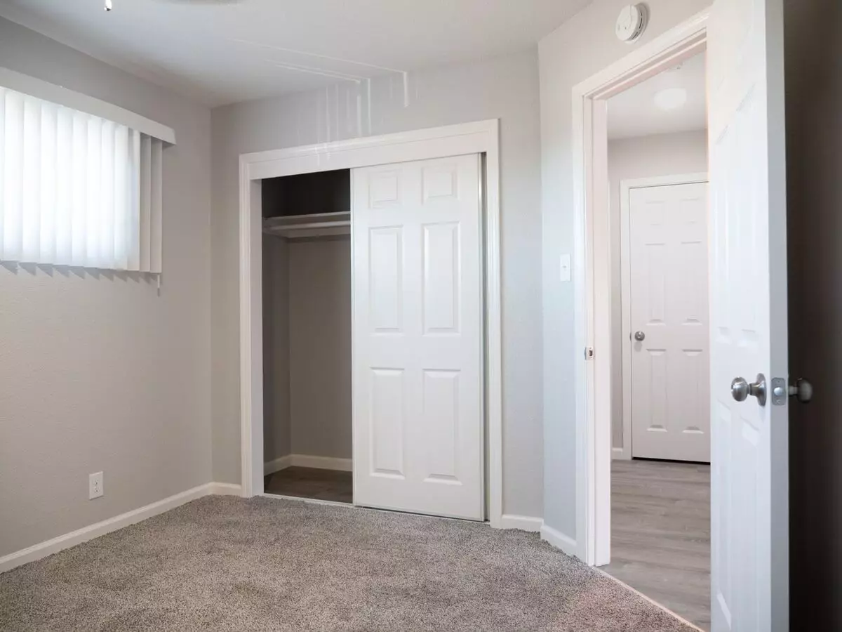 Timberlane Apartments photo 4