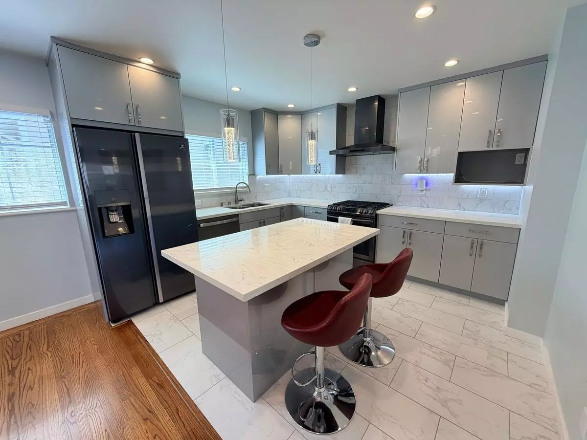 Updated 3Bed Hayward Home With Designer Kitchen, Spacious Primary Suite &amp; Large 2-car Garage photo 3