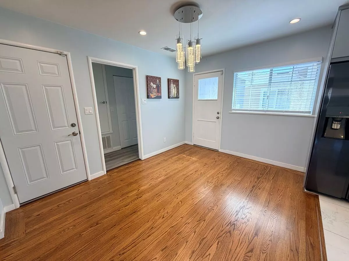 Updated 3Bed Hayward Home With Designer Kitchen, Spacious Primary Suite &amp; Large 2-car Garage photo 4